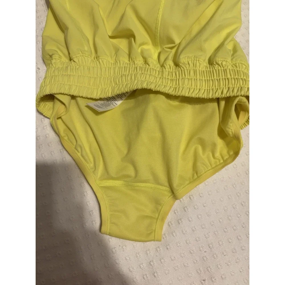 Lululemon Hotty Hot Running Shorts Women Size 4 Neon Yellow Lined